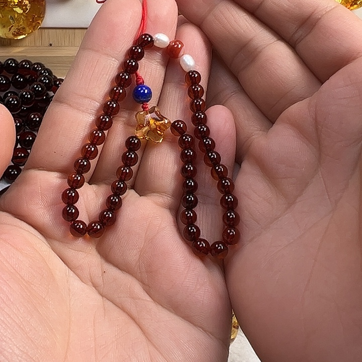 血珀未镶嵌项圈血珀