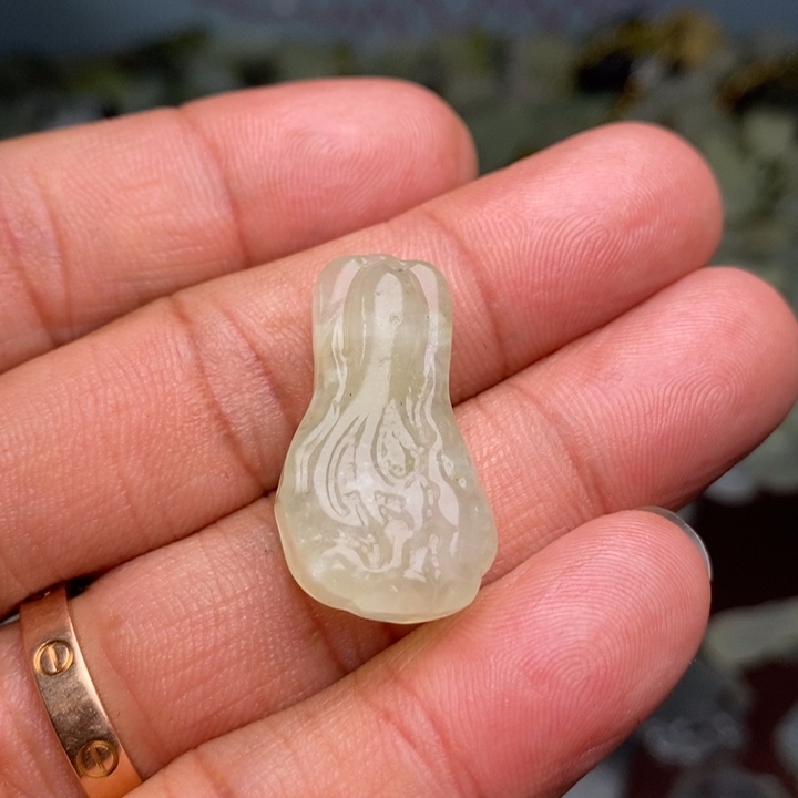 蛇纹石玉颈饰合金79