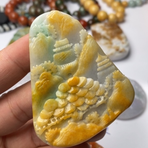 翡翠颈饰未镶嵌翡翠