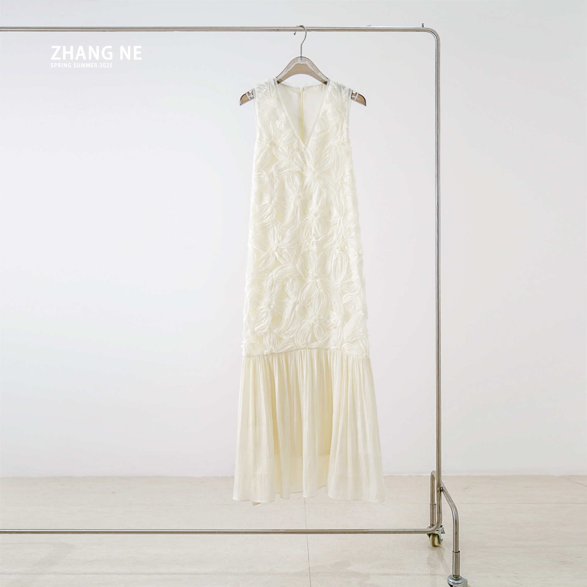 【ZHANG NE】春季新款立体盘带绣花流光纱拼接连衣裙-25072012009