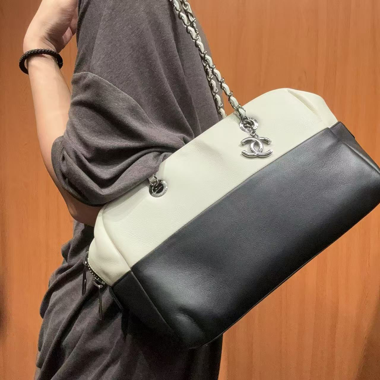 95新 Chanel/香奈儿 【蕾】 8EW024 黑白拼色吐司包