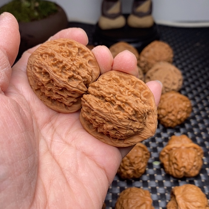 文玩核桃把件红狮子38