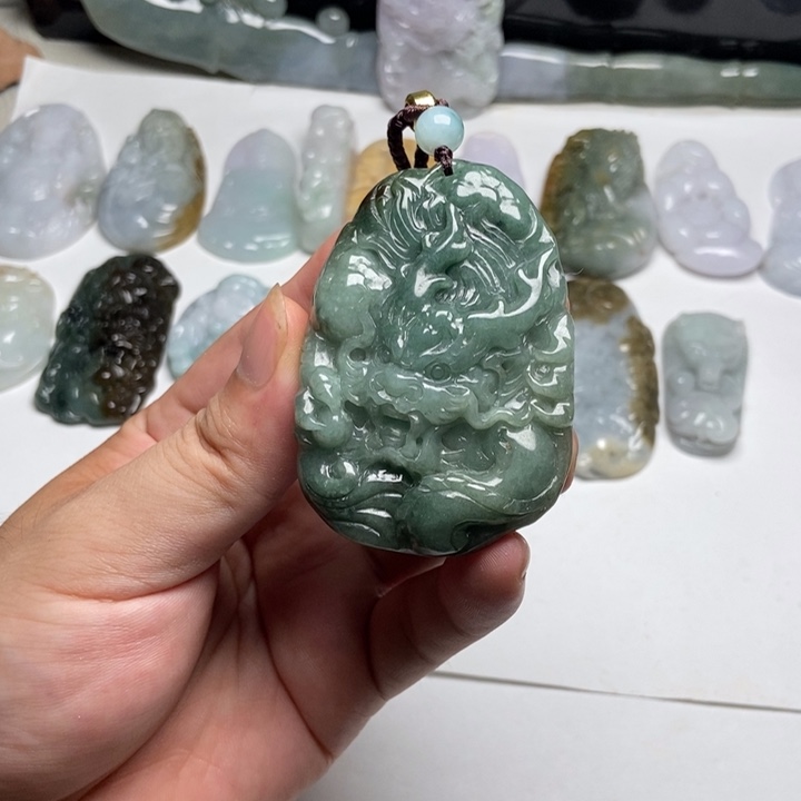 翡翠未镶嵌颈饰龙牌24