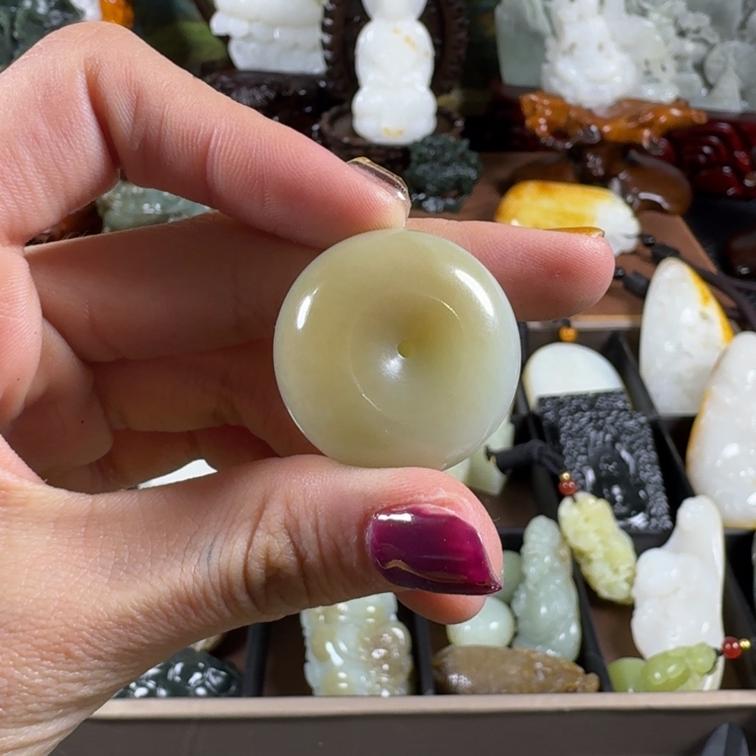 和田玉挂件未镶嵌