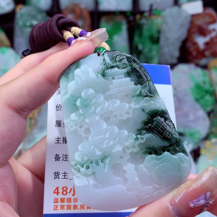 【闪购商品】翡翠颈饰未镶嵌田****?挂件