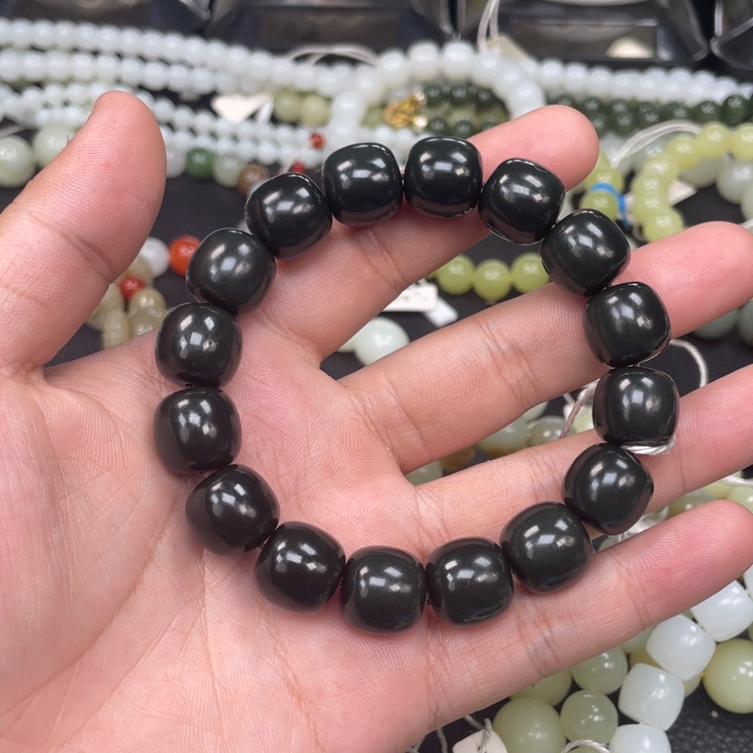 不***字和田玉未镶嵌手链