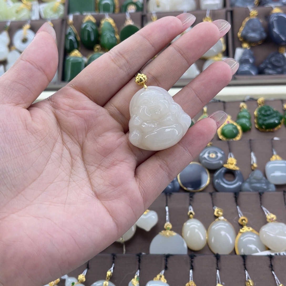 和田玉18K金镶嵌吊坠(赠链)