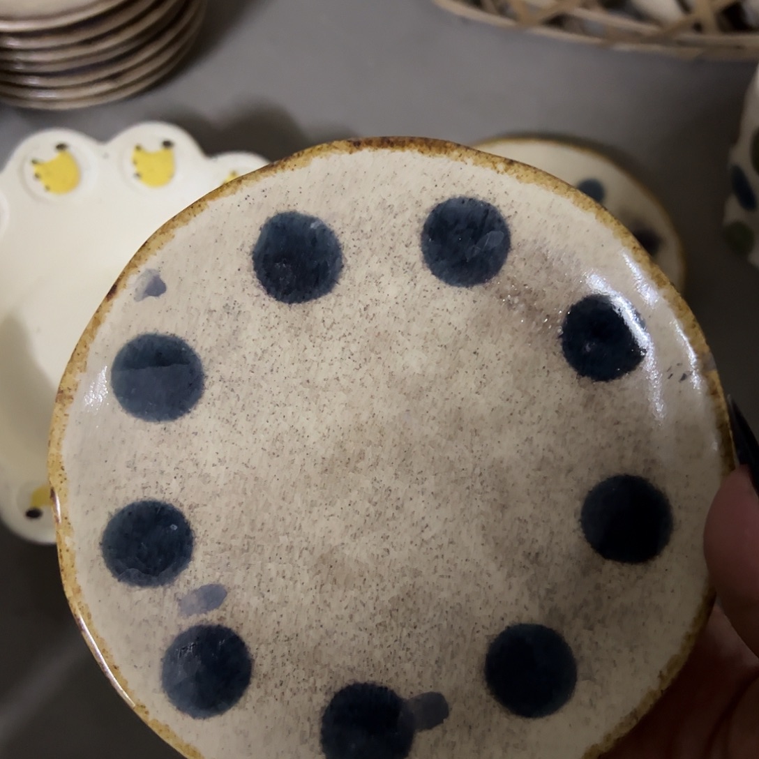 搪瓷微瑕波点碟一个
