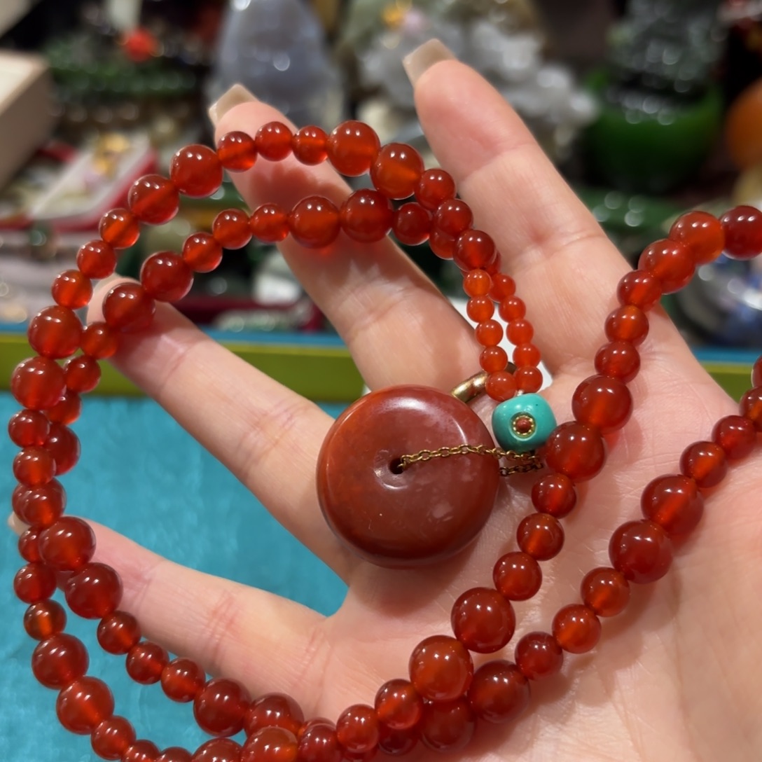 南红玛瑙未镶嵌颈饰一套