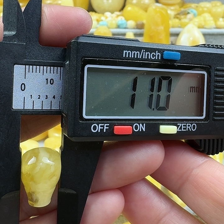 蜜蜡未镶嵌裸石20杂