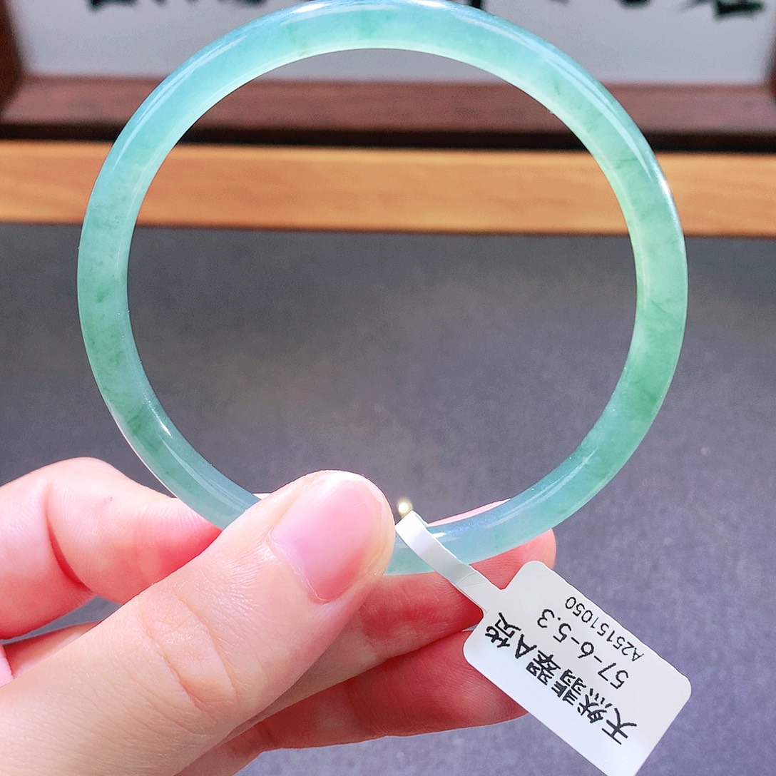 翡翠未镶嵌手镯天然翡翠