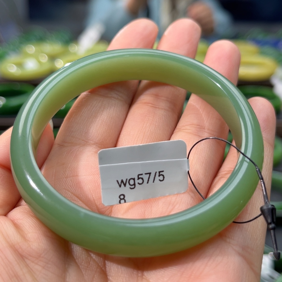 和田玉（碧玉）手镯未镶嵌