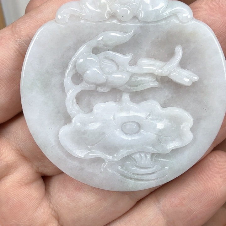 翡翠挂件未镶嵌翡翠