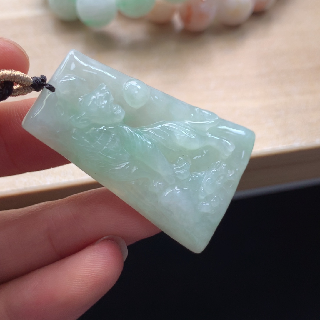 翡翠未镶嵌颈饰吊坠