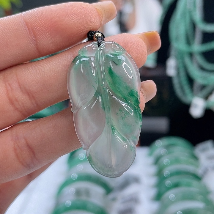 石英质玉颈饰未镶嵌