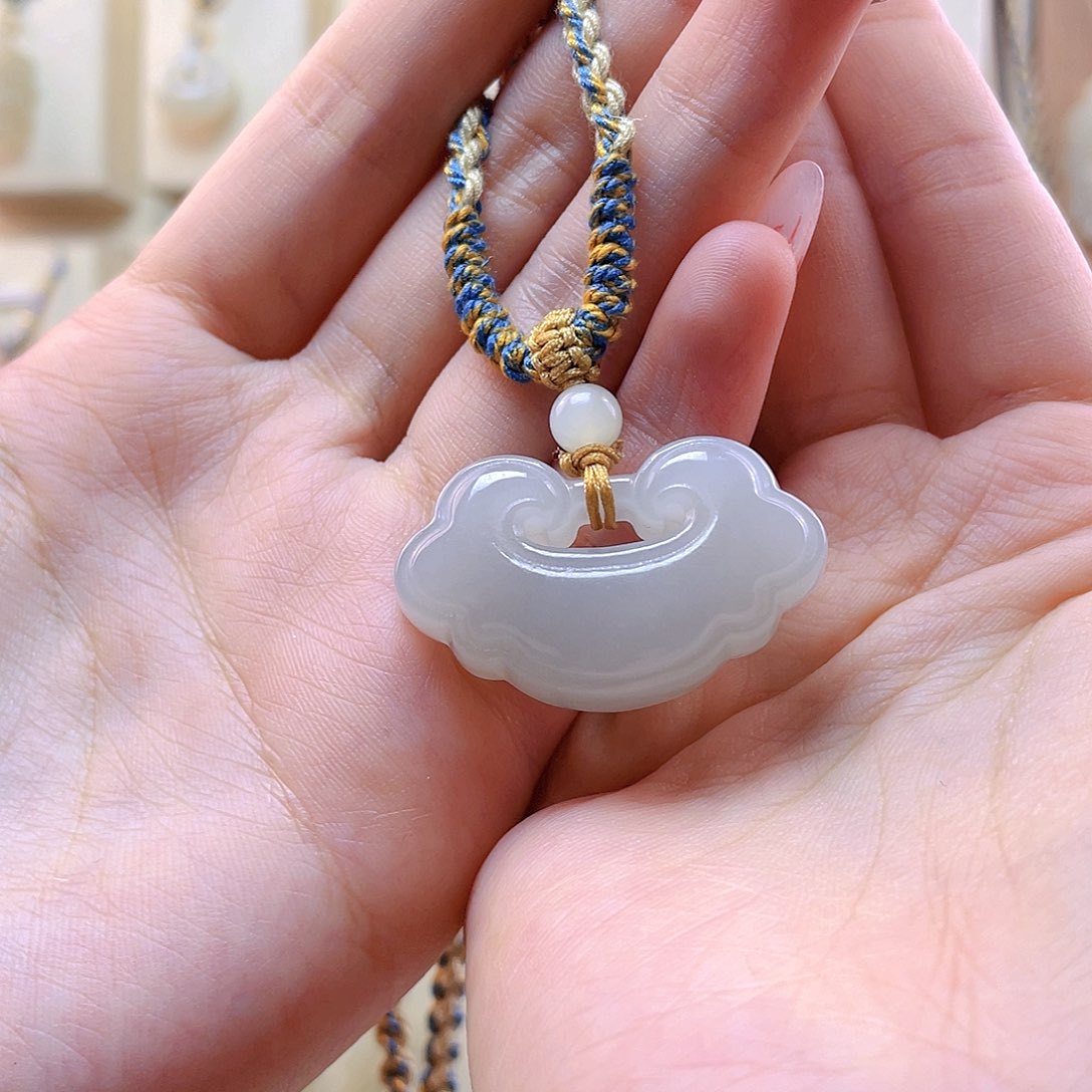 和田玉吊坠(赠链)未镶嵌小*牛