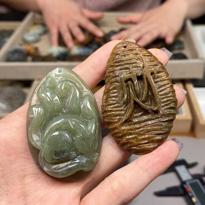 岫岩河磨玉（透闪石质玉）颈饰未镶嵌
