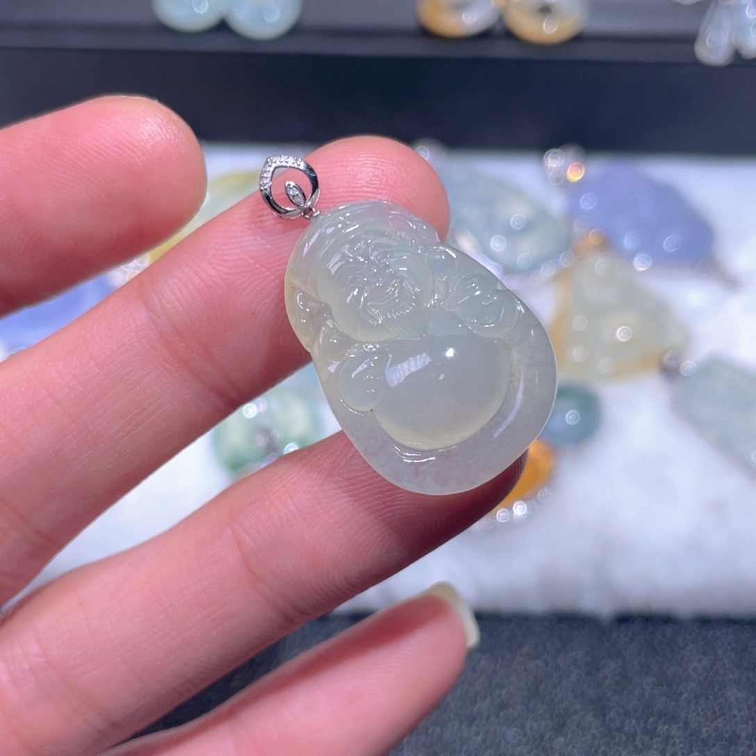 颈饰18K金镶嵌翡翠翡翠