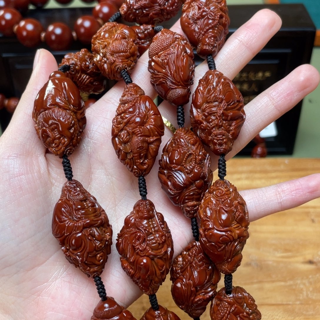 手串橄榄核骑兽罗汉