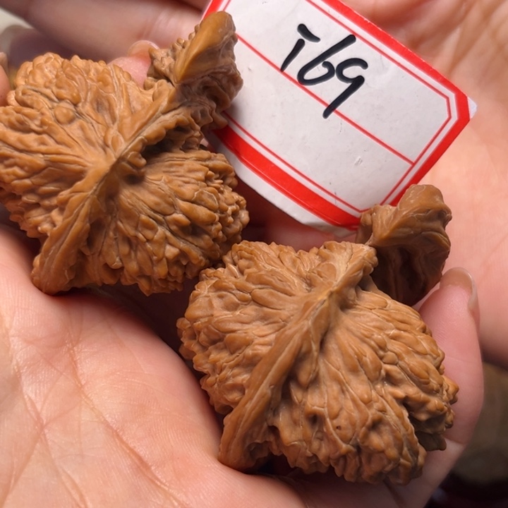 吊坠文玩核桃48大尺四座楼犀牛角69