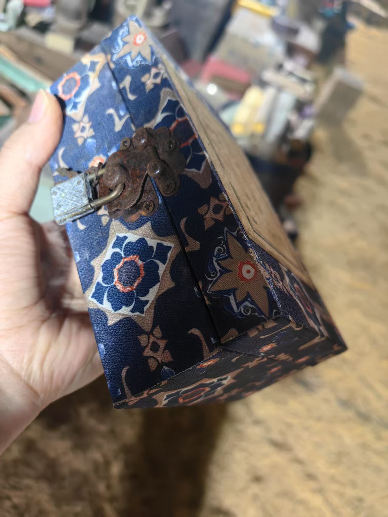 1个闷包雪花蓝色小盒子摆件链接