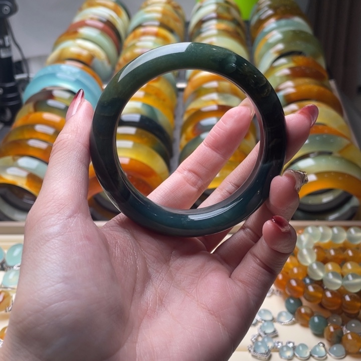 蛇纹石玉手镯未镶嵌58.7