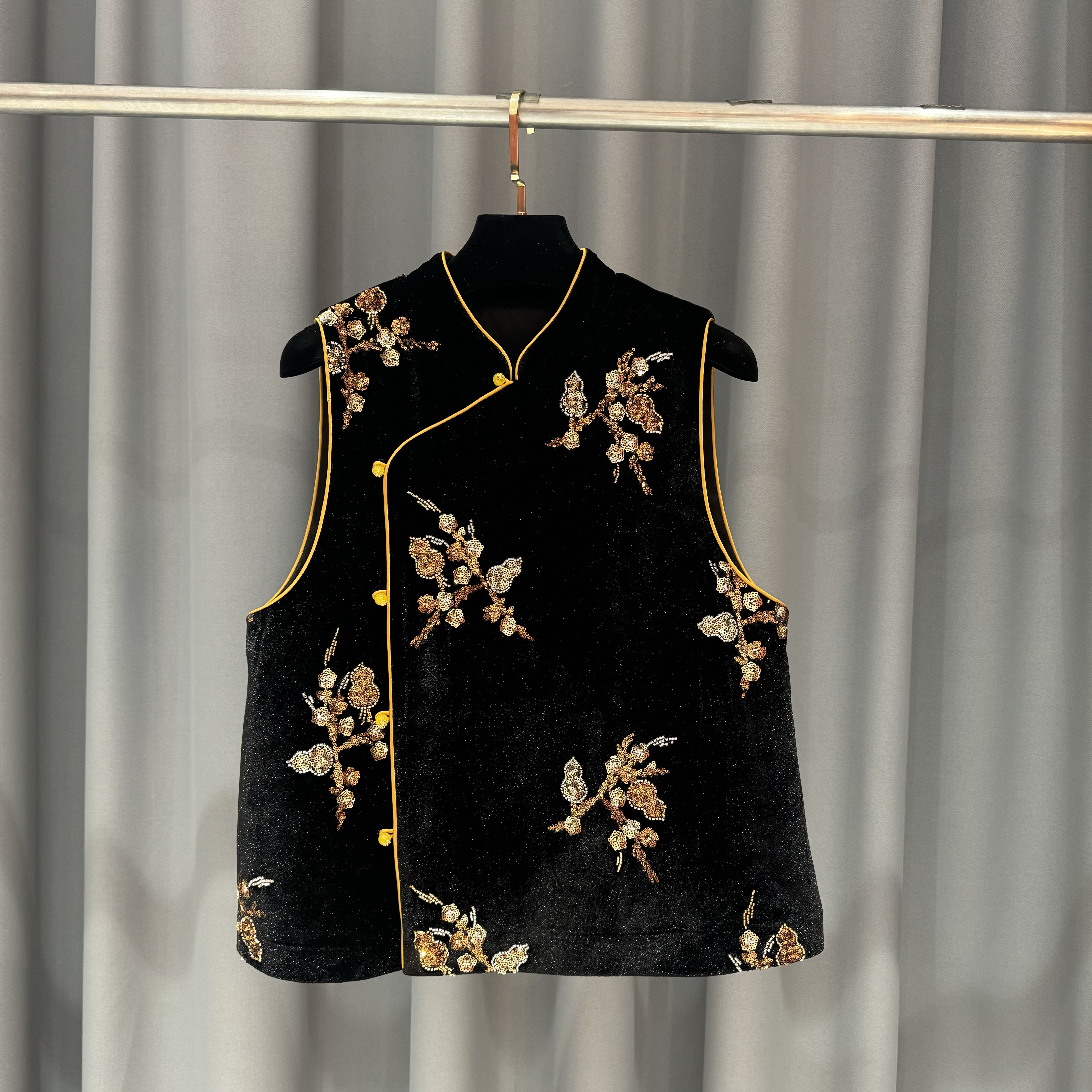 2026马夹国潮宽松型文艺复古薄款立领常规款绣花修身型