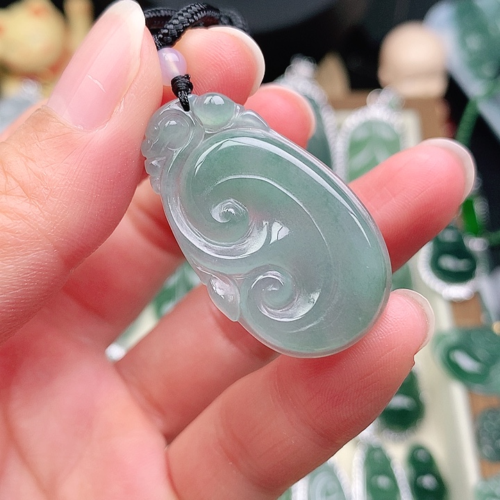 颈饰未镶嵌翡翠吊坠