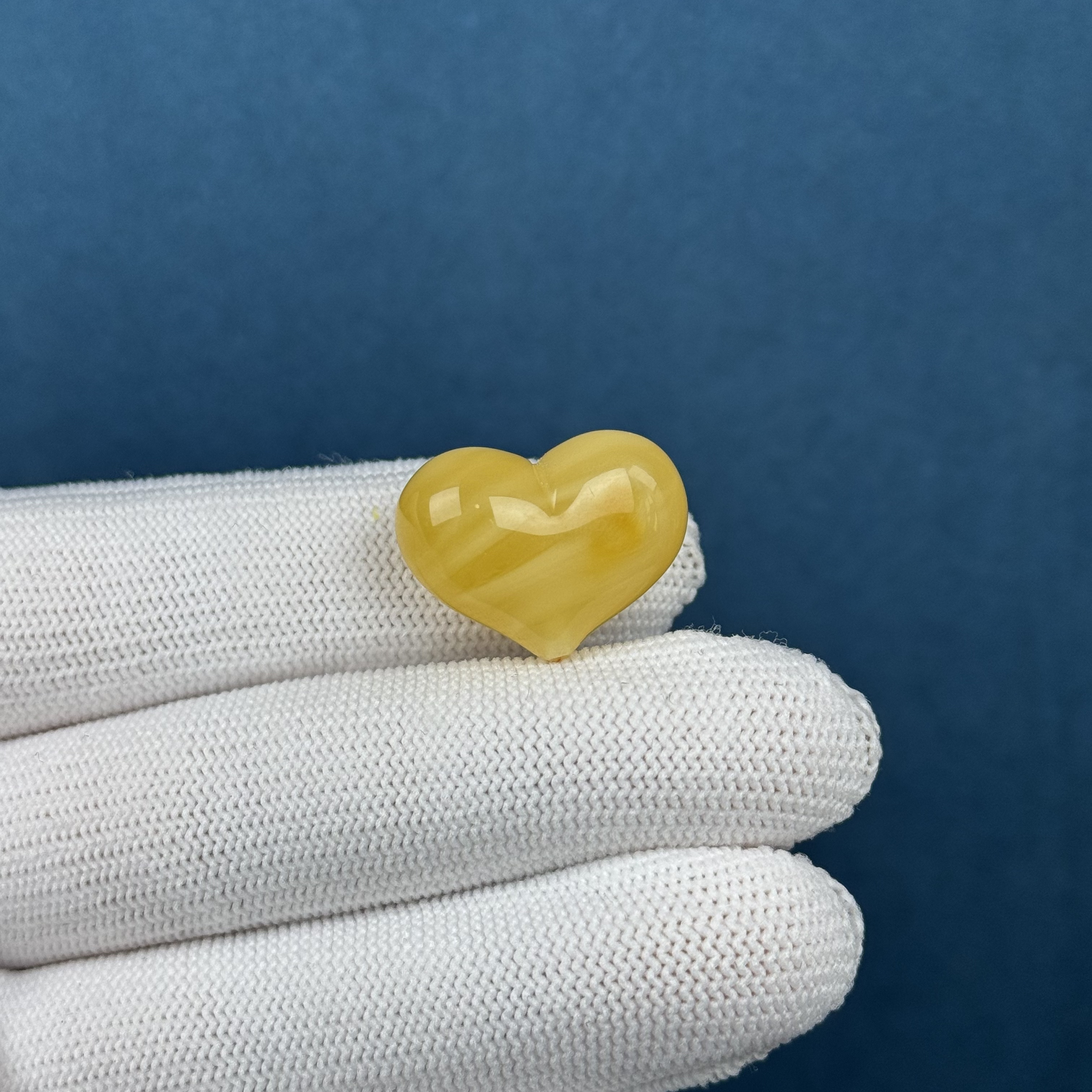 F4119天然蜜蜡 满蜡屁桃爱心 22.5*16.9*11.5mm支持复检假一罚十