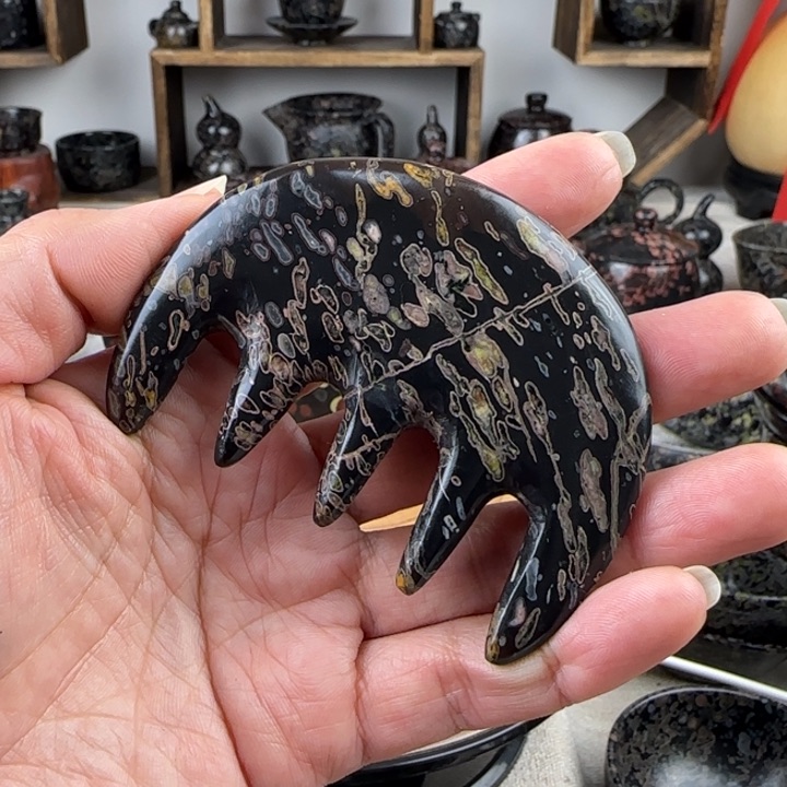 梅花玉梳子茶摆件