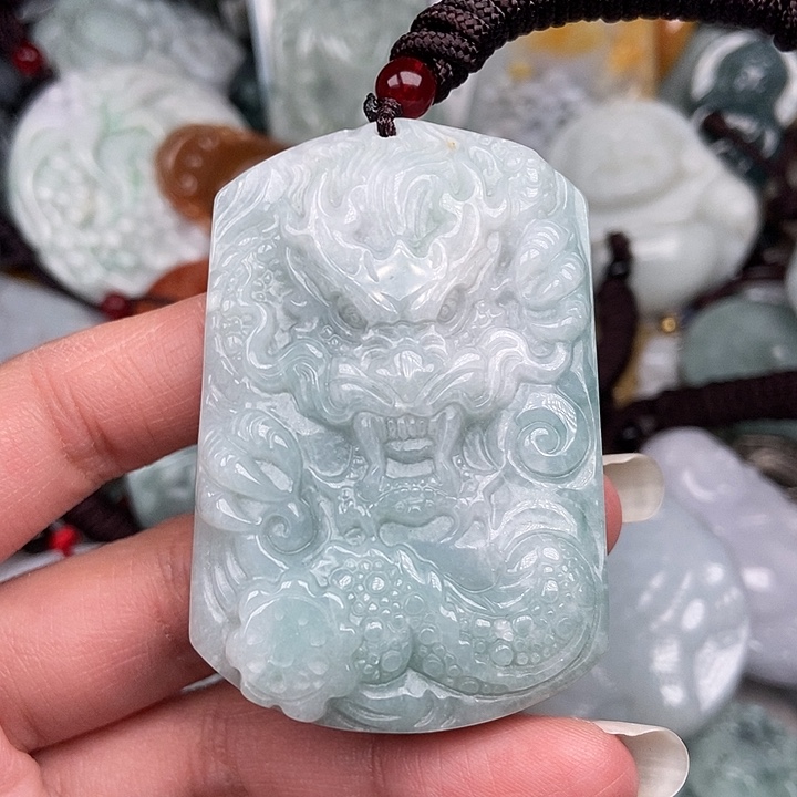 颈饰未镶嵌翡翠龍**天翡翠