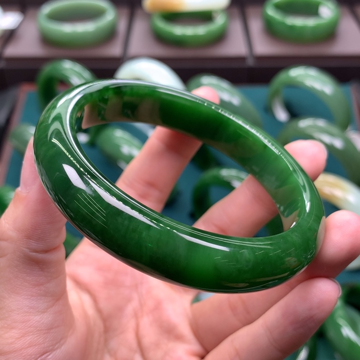 未镶嵌手镯和田玉（碧玉）6061