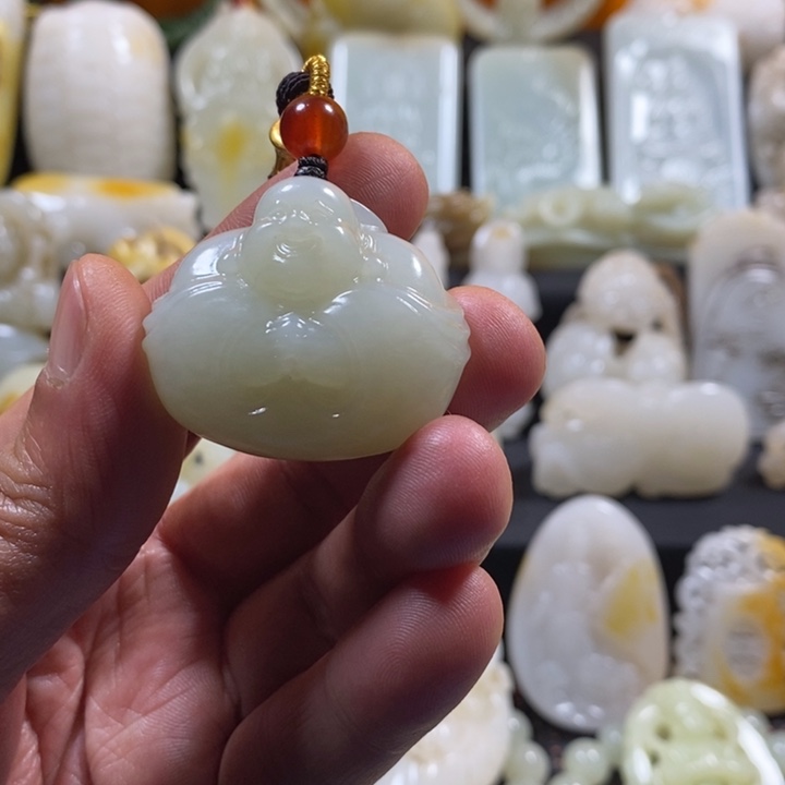 和田玉颈饰未镶嵌满*星