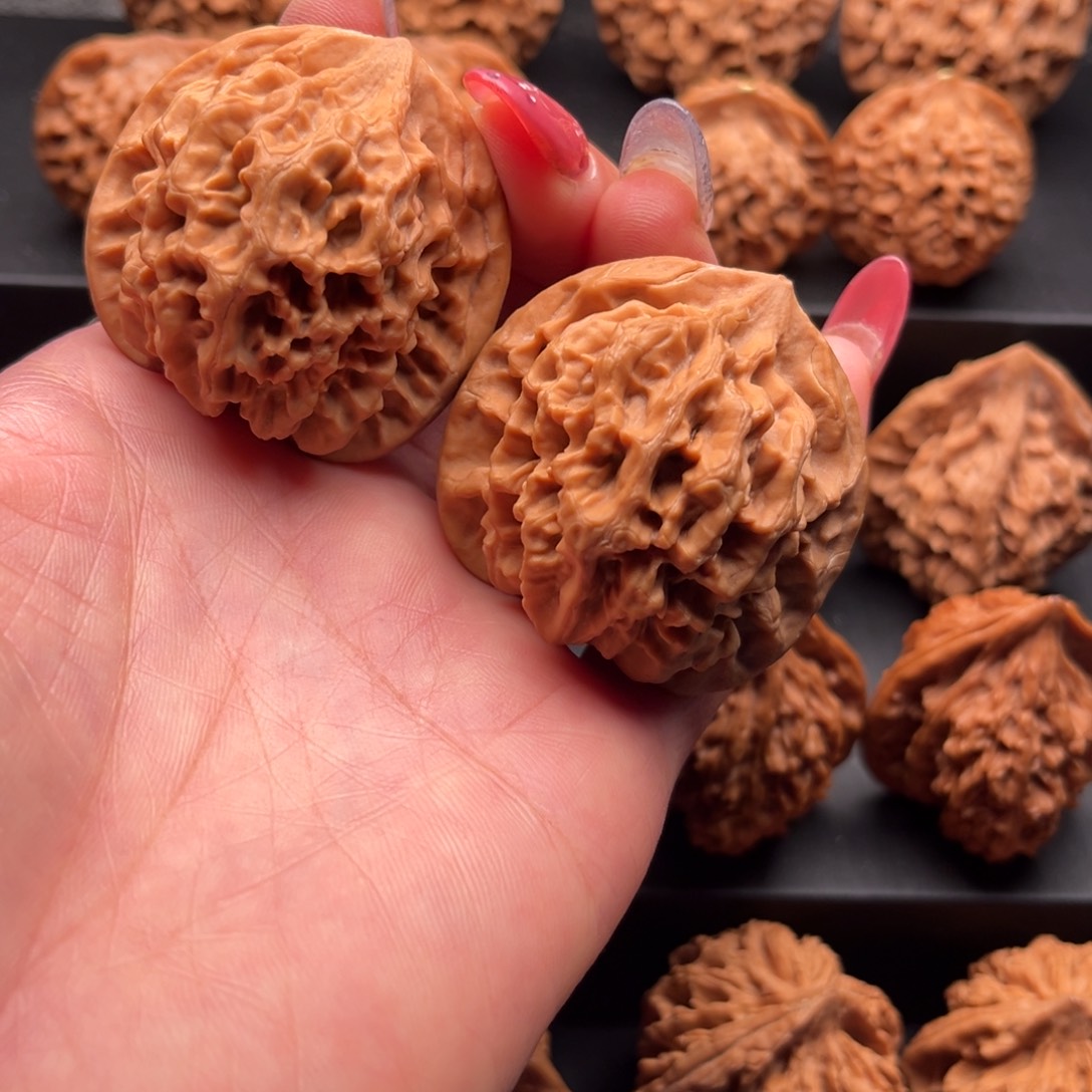 Z***I文玩核桃把件大花