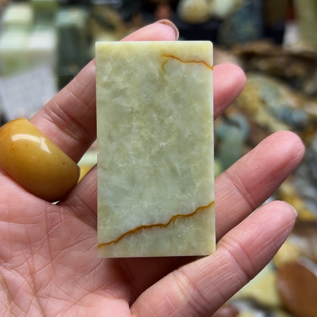 岫玉未镶嵌颈饰花玉无事牌