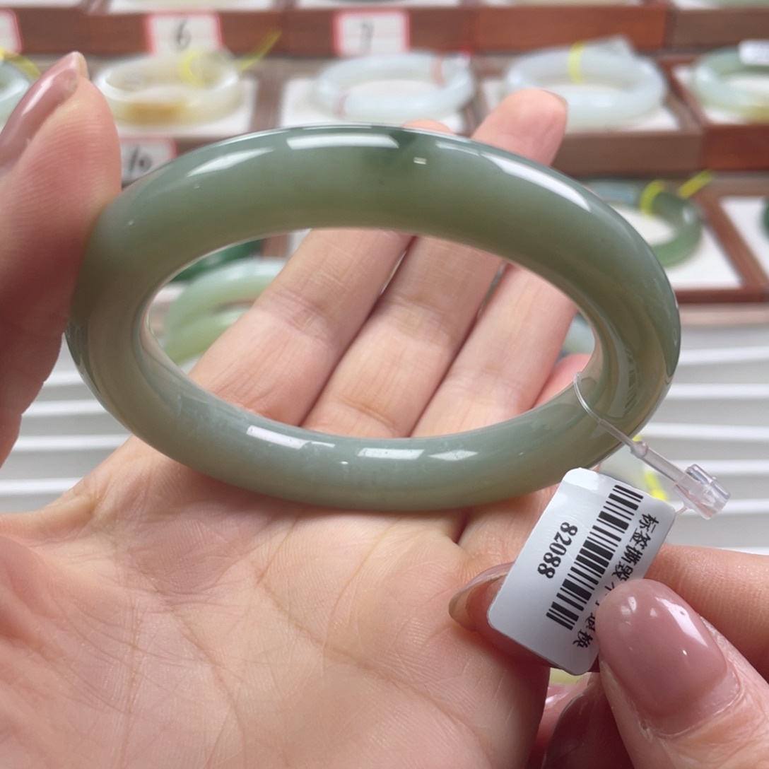 【闪购商品】和田玉手镯未镶嵌