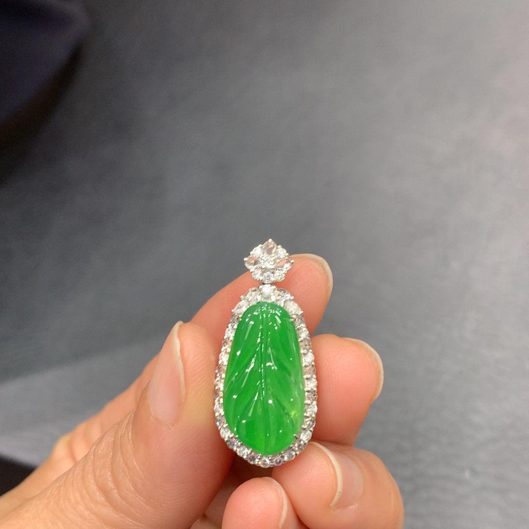 翡翠18K金镶嵌吊坠(不含链)