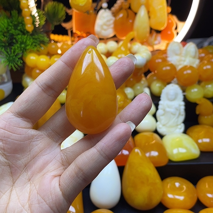儿***非金属全品无瑕水滴吊坠