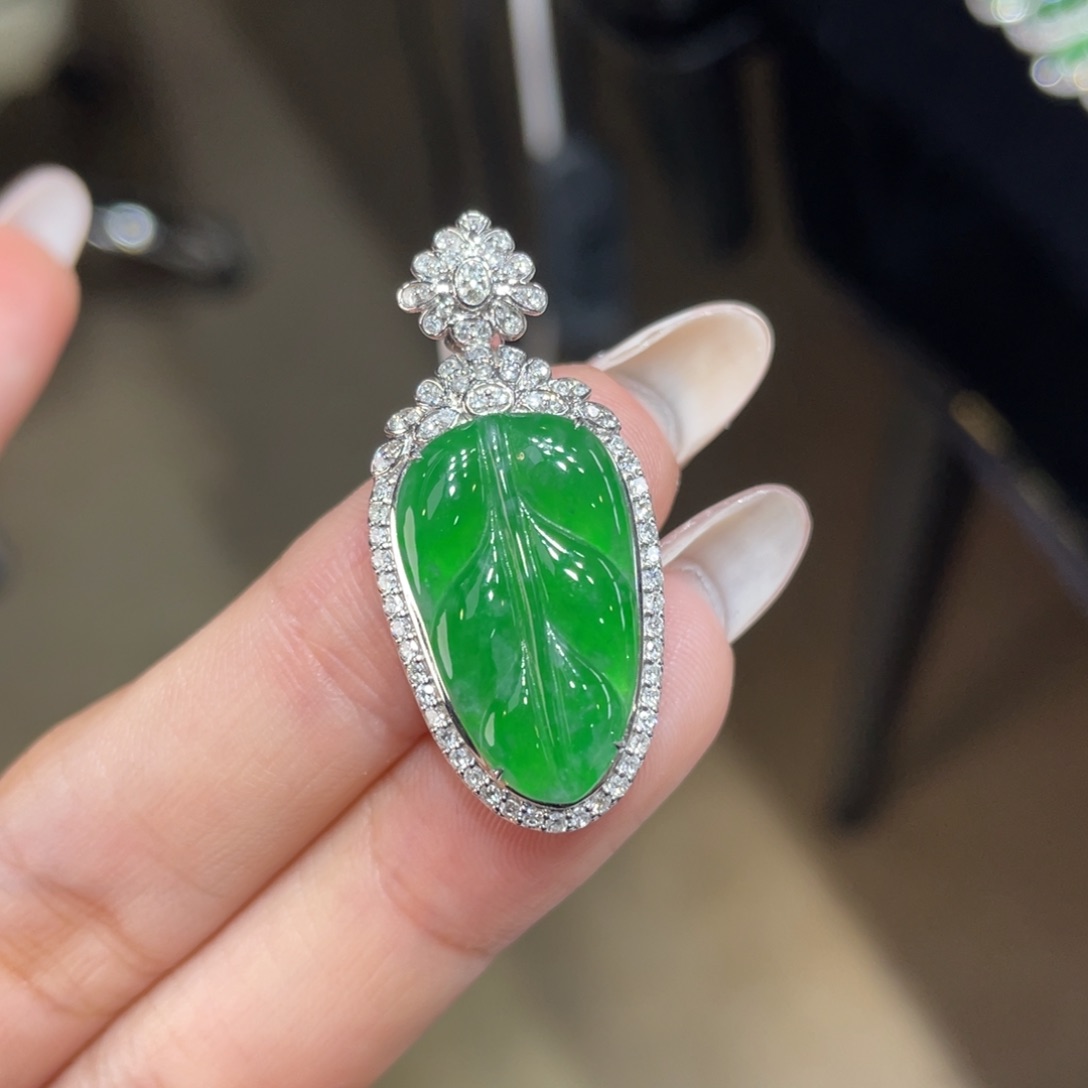 翡翠颈饰18K金镶嵌天然缅甸翡翠a货