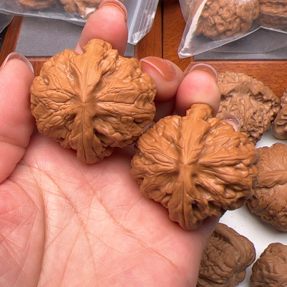 文玩核桃把件坤*红锦鲤39红