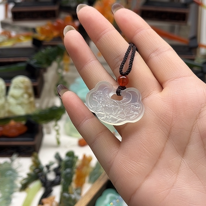 蛇纹石玉岫玉挂坠未镶嵌