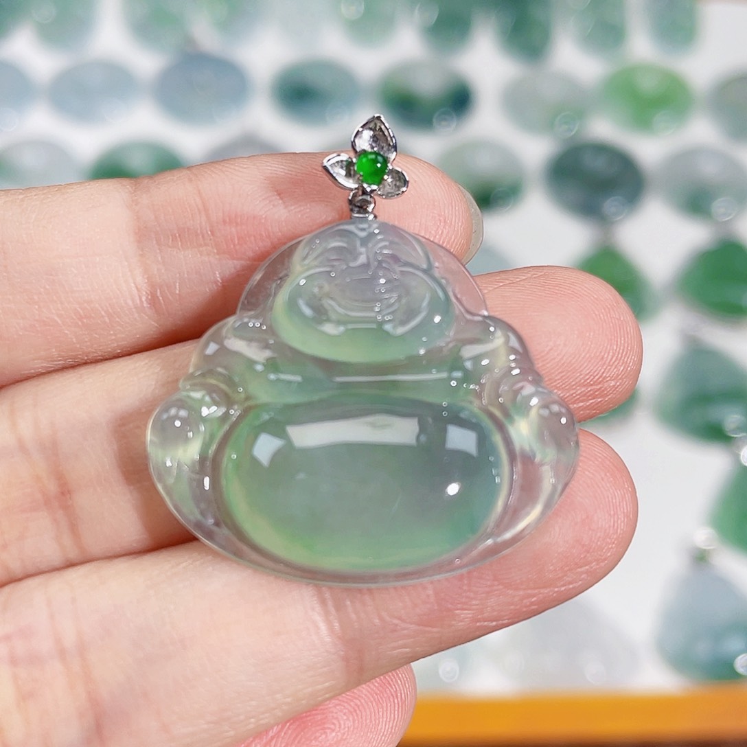 颈饰18K金镶嵌翡翠吊坠