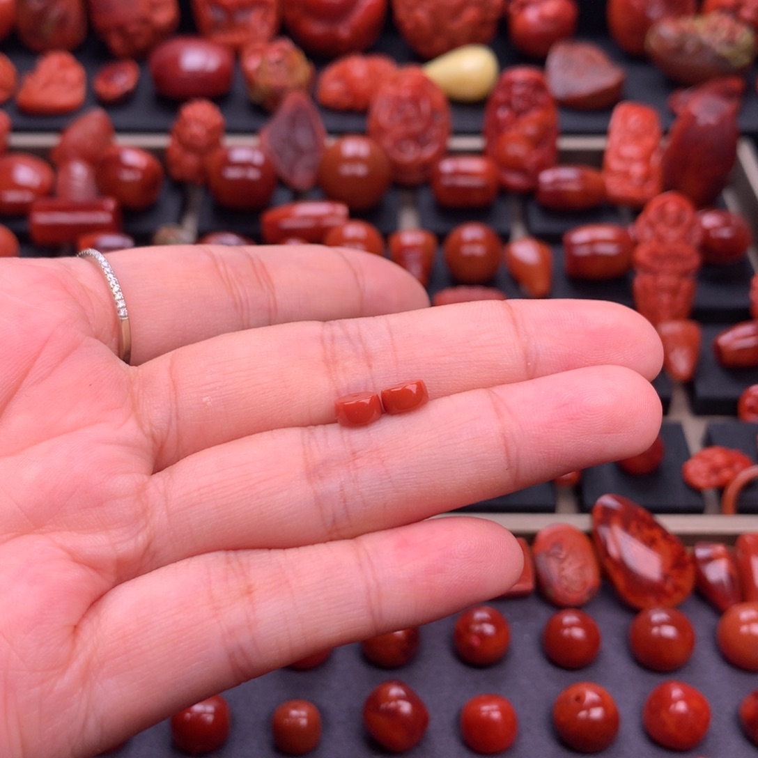 所***里南红玛瑙未镶嵌原矿精工直切隔片6mm