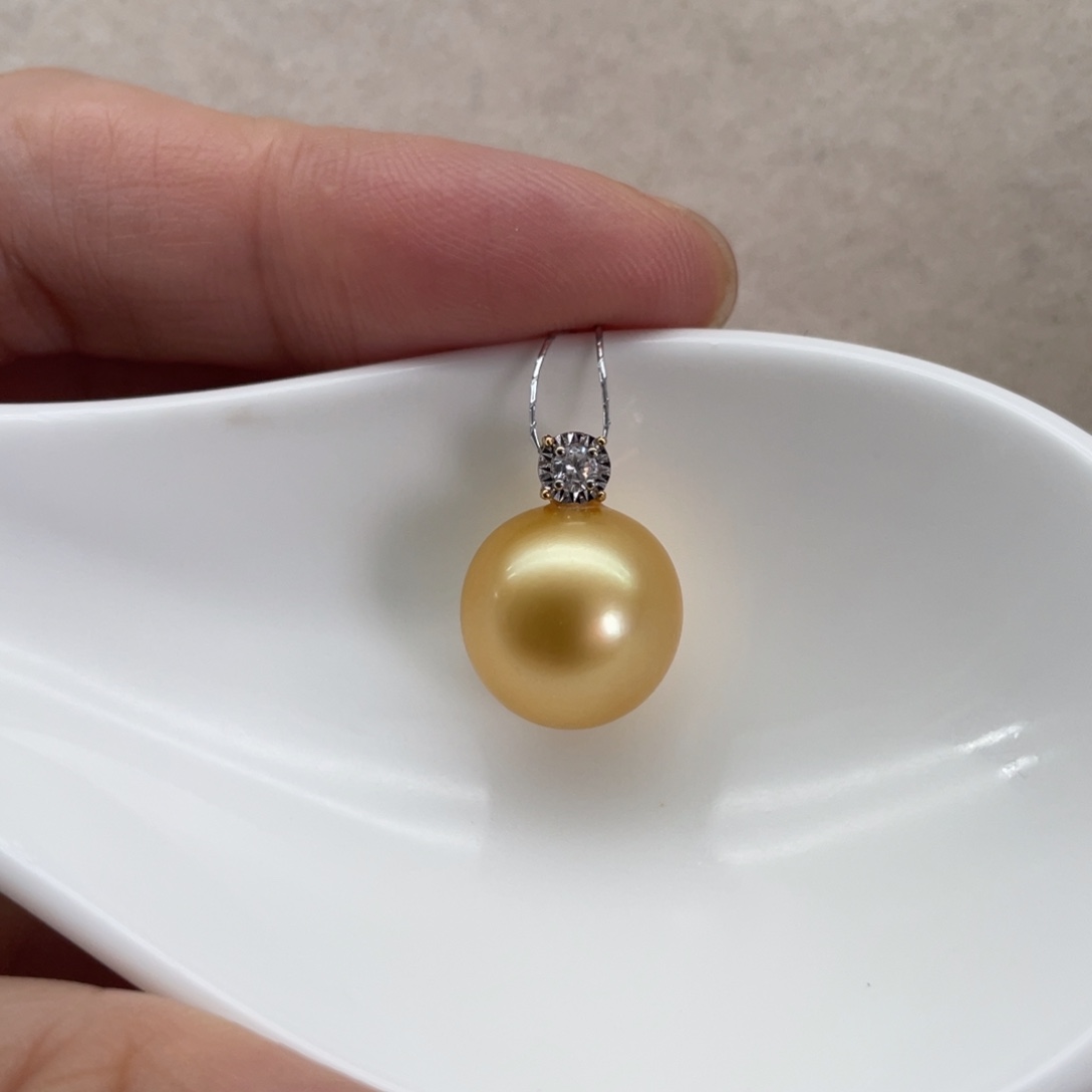 18K金镶嵌海水珍珠吊坠(不含链)11.8mm