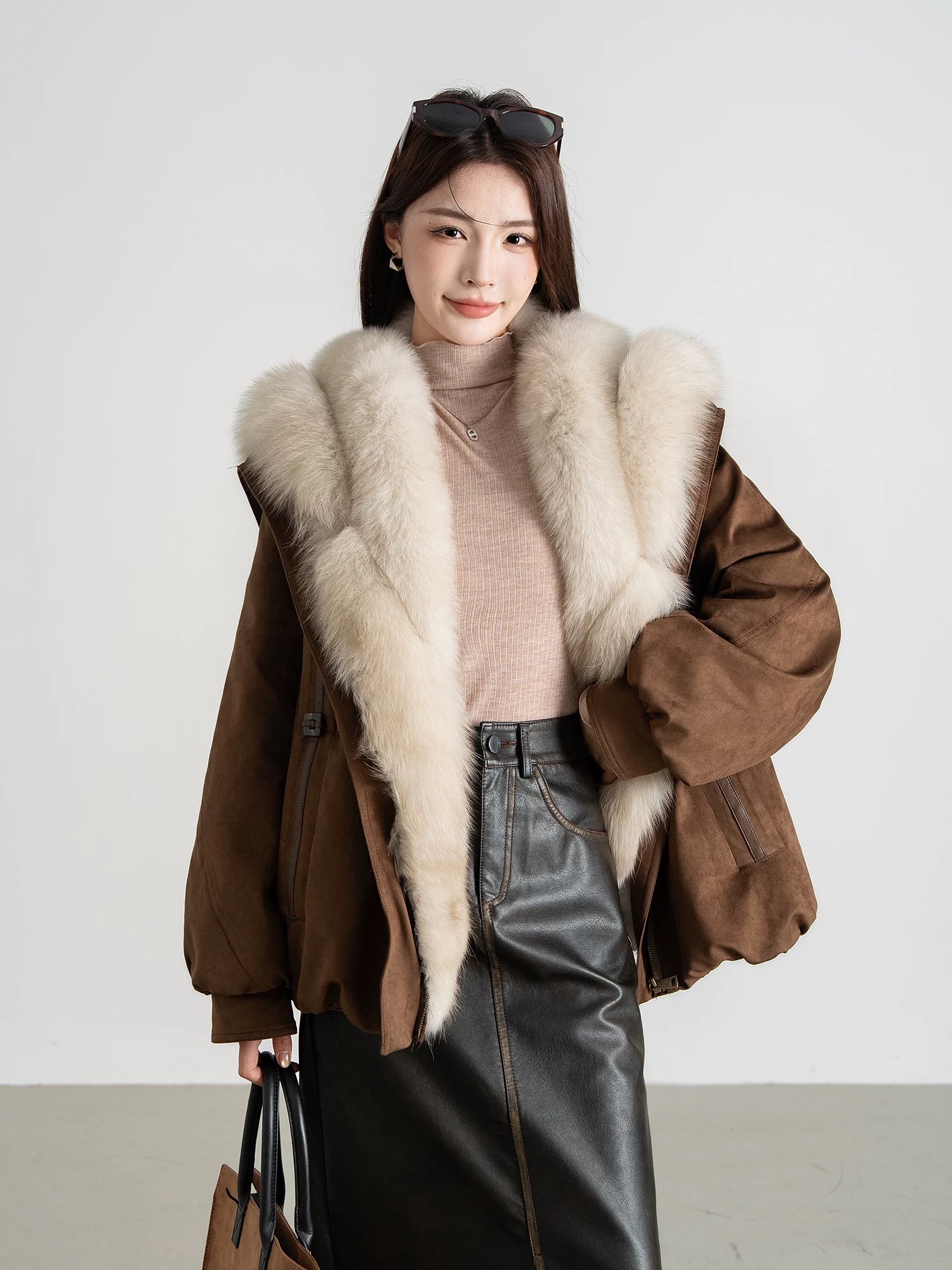 海宁皮草工厂店2025新款爆款狐狸毛领鹅绒服外套女洋气时尚保暖