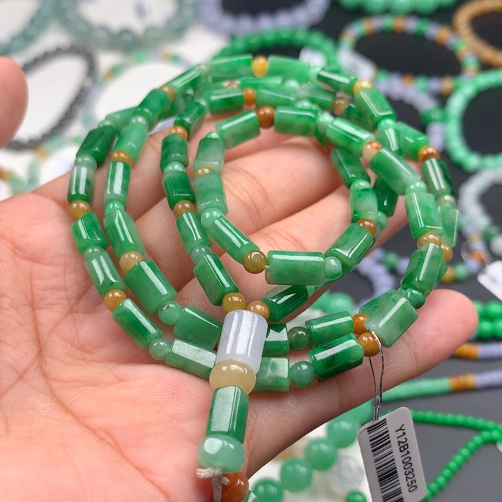 翡翠未镶嵌手镯卡