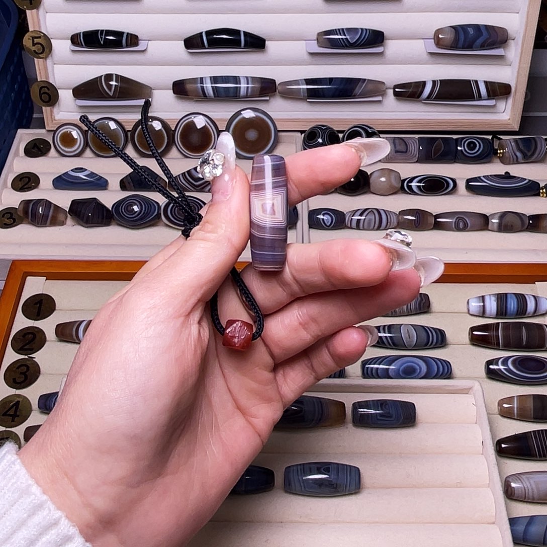 佛***哥玛瑙/玉髓未镶嵌颈饰