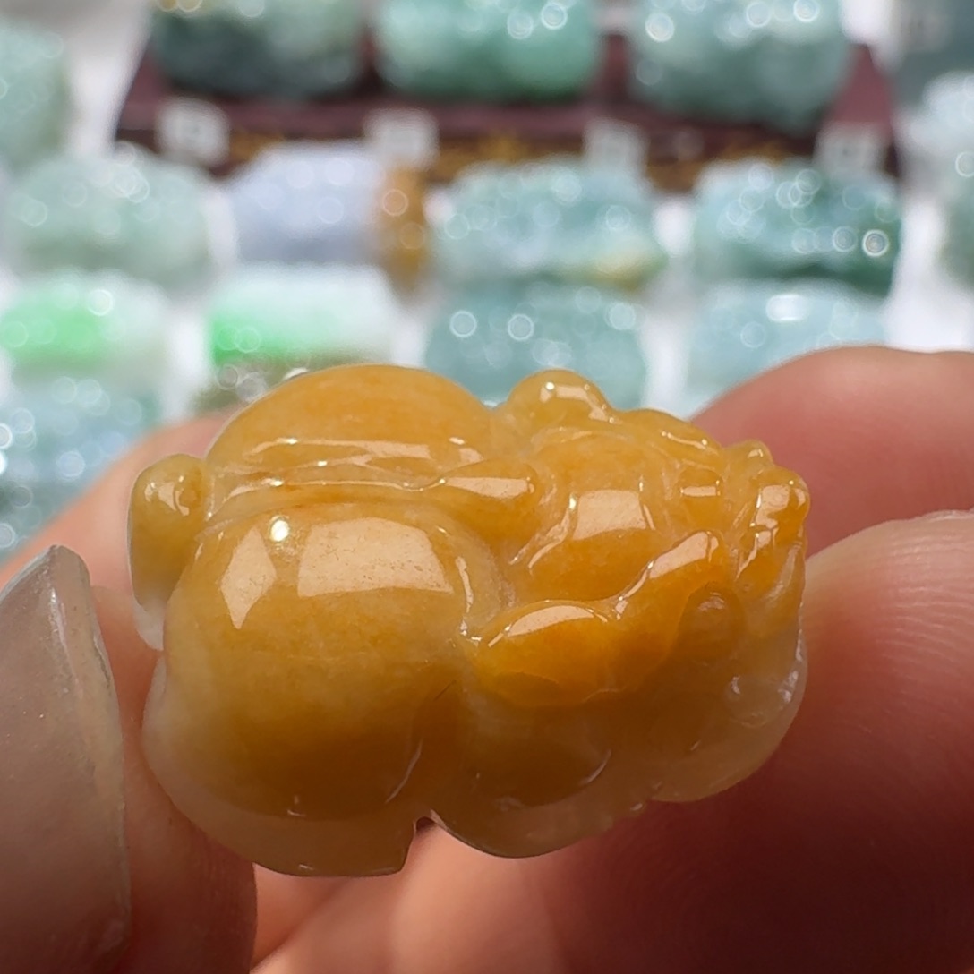 定制翡翠未镶嵌貔貅