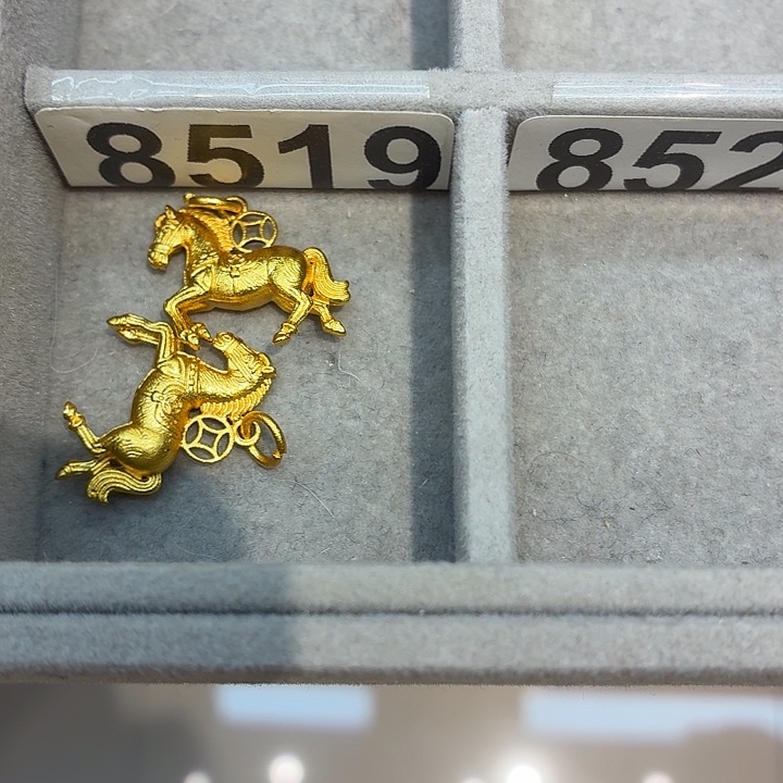 铜合金8519强保色发    2个壹笔壹吊坠