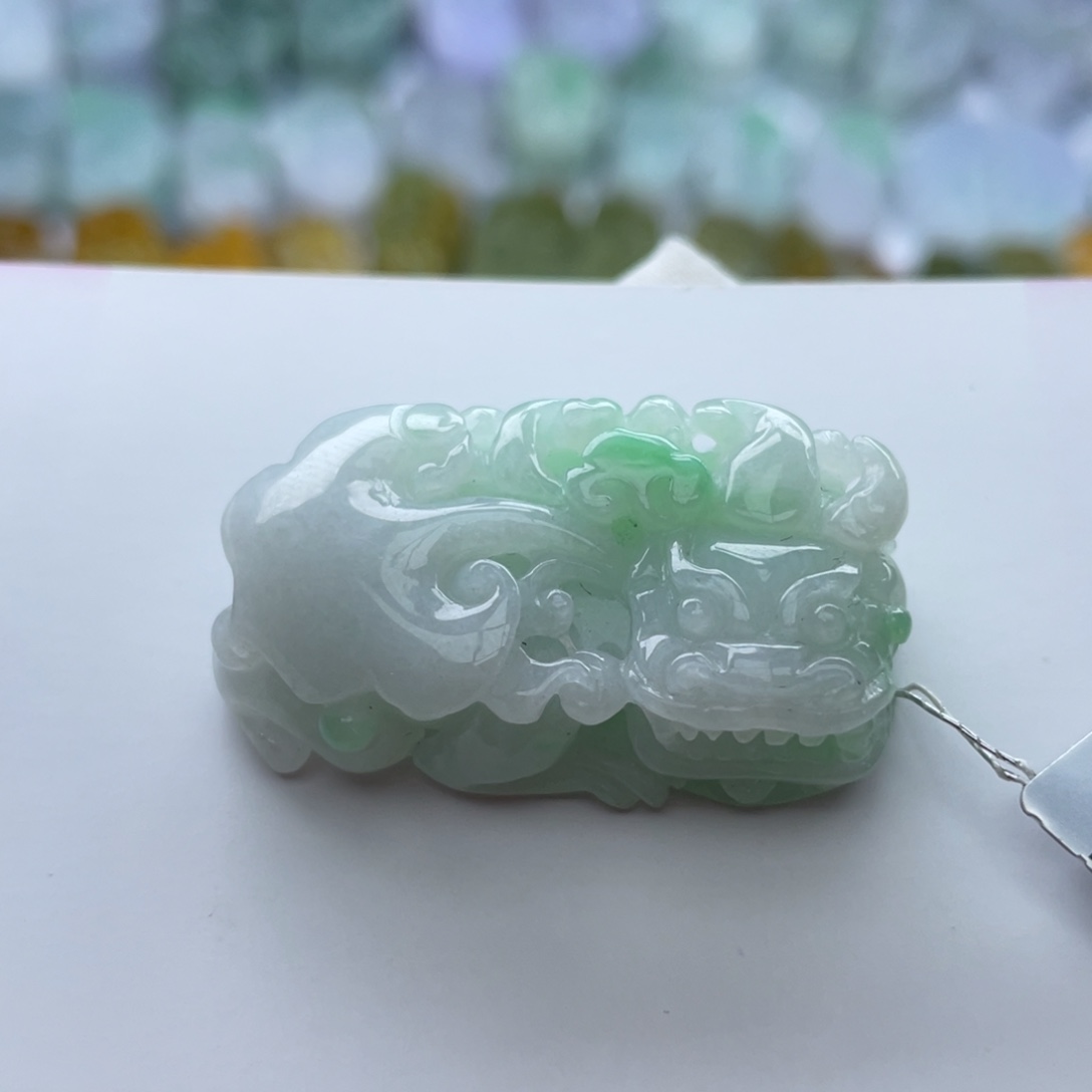 翡翠颈饰未镶嵌貔貅